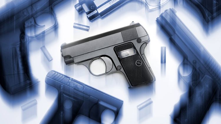 Nur wer eine Erlaubnis zum Führen von Schusswaffen hat, darf diese auch im öffentlichen Raum bewegen.