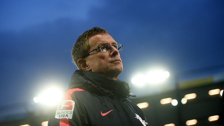 Ralf Rangnick hat sich abfällig über Effenbergs Taktik geäußert - der Konter ließ nicht lange auf sich warten.