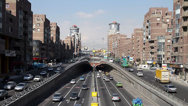 Stadtautobahn in Teheran.