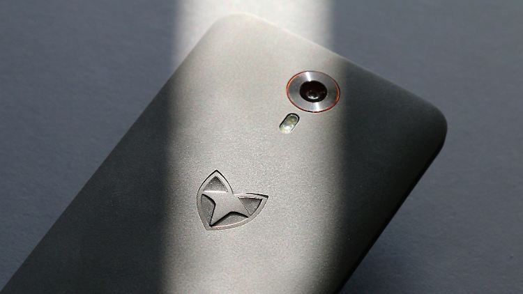 Der Fuchs als Wappentier: Das ist das Wileyfox Swift von hinten. 
