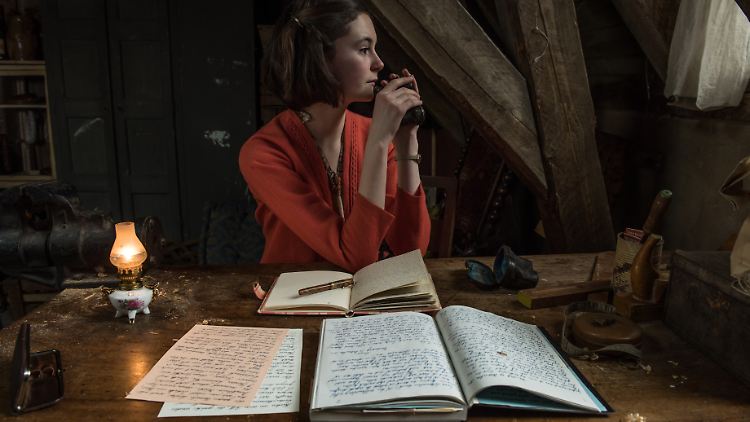 Ihr Tagebuch machte Anne Frank nach ihrem Tod weltberühmt - im Film wird sie nun von Lea van Acken verkörpert.