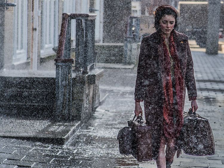 Der Film zeigt Anne auch noch in der Zeit außerhalb des Verstecks.