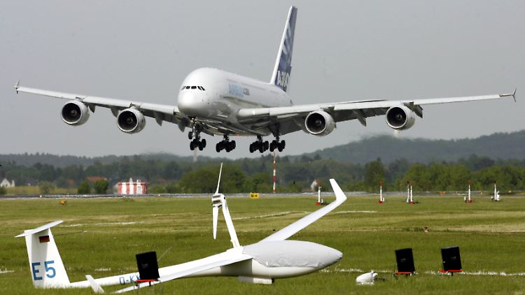 Der A380 wiegt beim Start rund 560 Tonnen.
