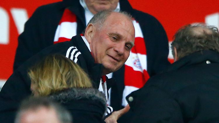 "Ich freue mich sehr, mal wieder ein Spiel live zu sehen": Uli Hoeneß.