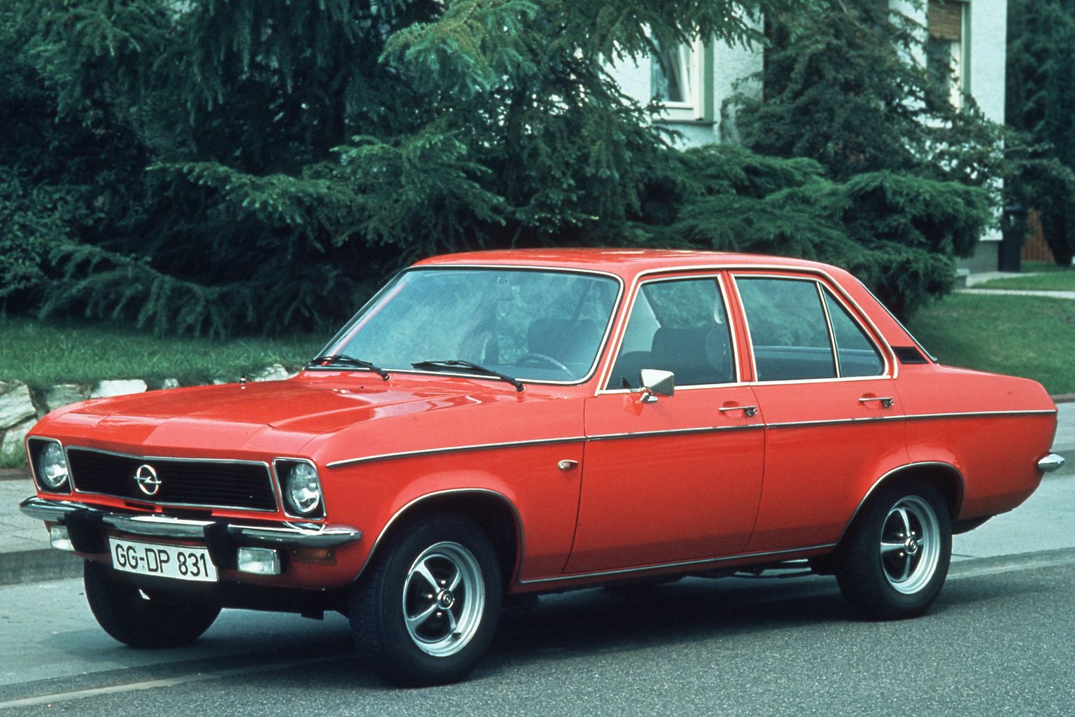 Der Opel Ascona war im Grunde nur eine Reaktion auf die Verkaufserfolge des Ford Capri und Taunus. 