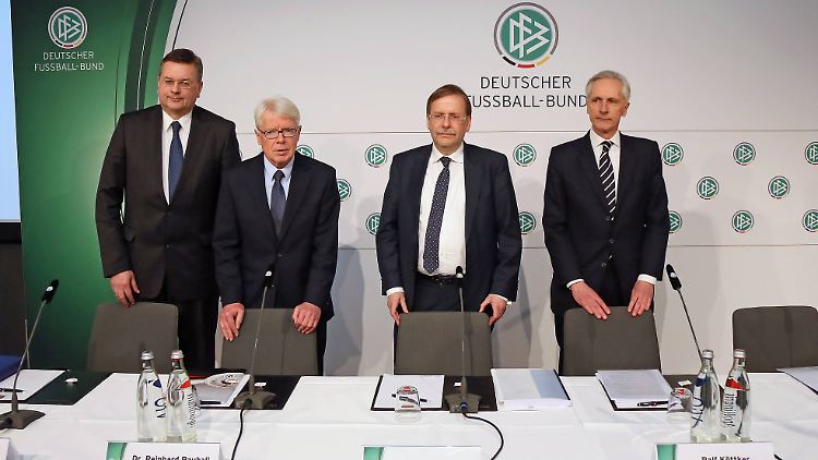 Die DFB-Spitze sieht den Freshfields-Bericht als Meilenstein der Transparenz. In der Schweiz ist man weniger begeistert.