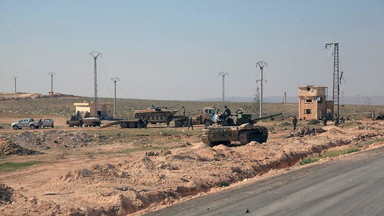 Panzer der syrischen Armee in der Provinz Aleppo.
