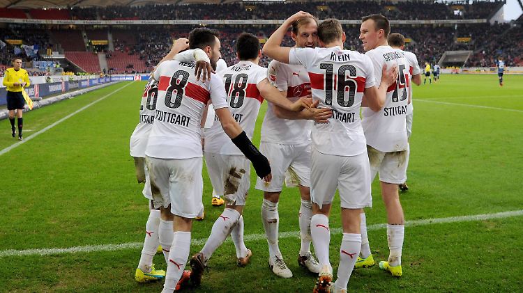 Gleich fünf Tore schenkten die Stuttgarter den Gästen aus Hoffenheim ein und rückten auf Tabellenplatz 10 vor.