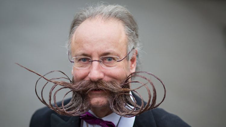 Dieses Kunstwerk hat Teilnehmer Jürgen Burkhardt drei Stunden Vorbereitungszeit gekostet. Doch es hat sich gelohnt: Er wurde Drittplatzierter der Kategorie "Backenbart Freistil".