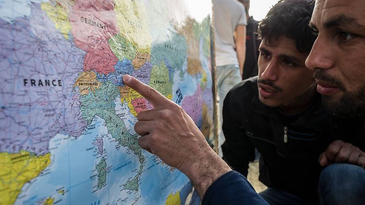 Zwei pakistanische Flüchtlinge auf der griechischen Insel Lesbos.