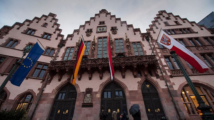 Die Zeit von Schwarz-Grün im Frankfurter Römer ist offenbar zu Ende. Außerdem sitzt nun die AfD in der Stadtverordnetenversammlung.