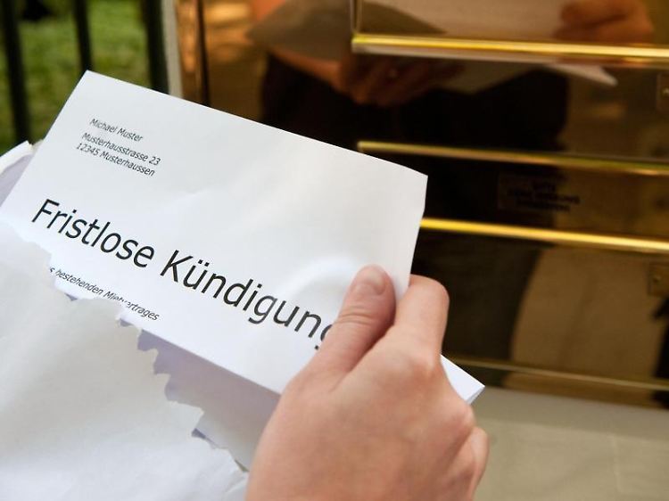 Kündigung möglich: Wenn Mieter gegenüber Dritten über ihren Vermieter unwahre Behauptungen über den Vermieter verbreiten, ist das ein Vertrauensbruch.