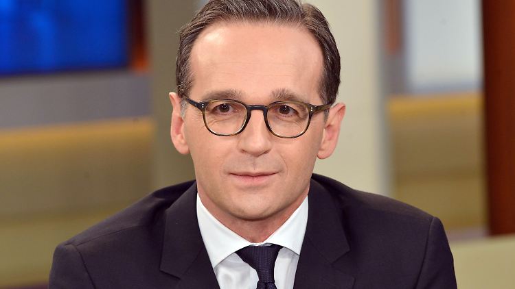 Hat seinen größten Fan offenbar selbst mitgebracht: Heiko Maas.