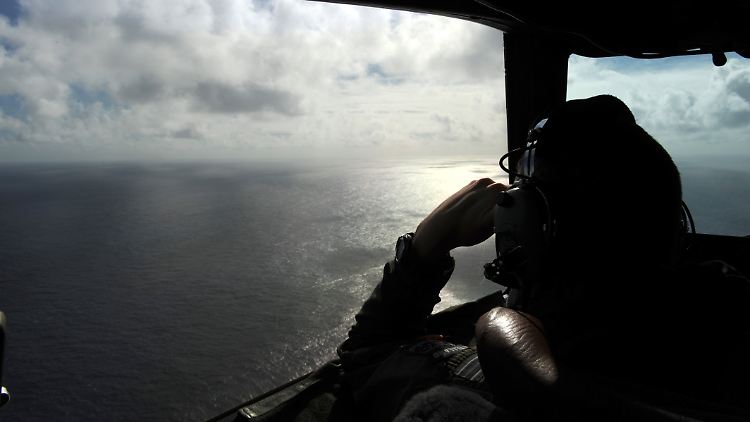 Die Suche nach dem verschollenen Flugzeug gestaltet sich als schwierig.