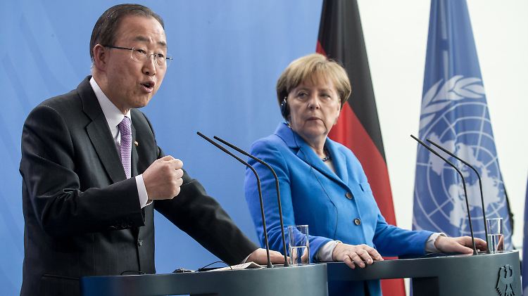 Lob für die Kanzlerin, Kritik an den Alleingängen europäischer Staaten: Ban Ki Moon findet in Berlin klare Worte.