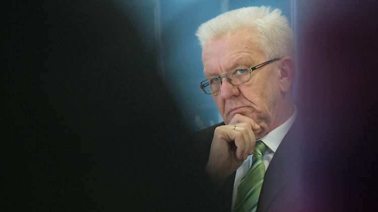 Winfried Kretschmann kritisiert das Regierungsvorgehen.
