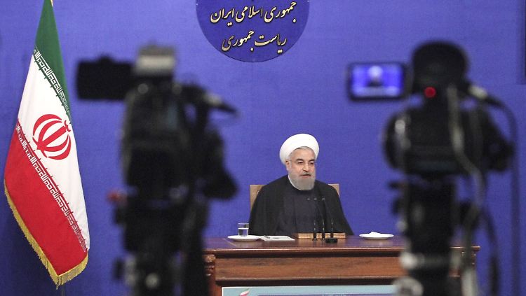 Präsident Ruhani verteidigt das Recht des Iran auf ein Raketenprogramm.
