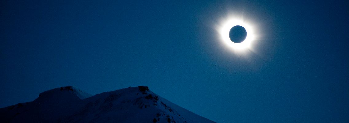 Eine Aufnahme der totalen Sonnenfinsternis am 20. März 2015 in Norwegen.