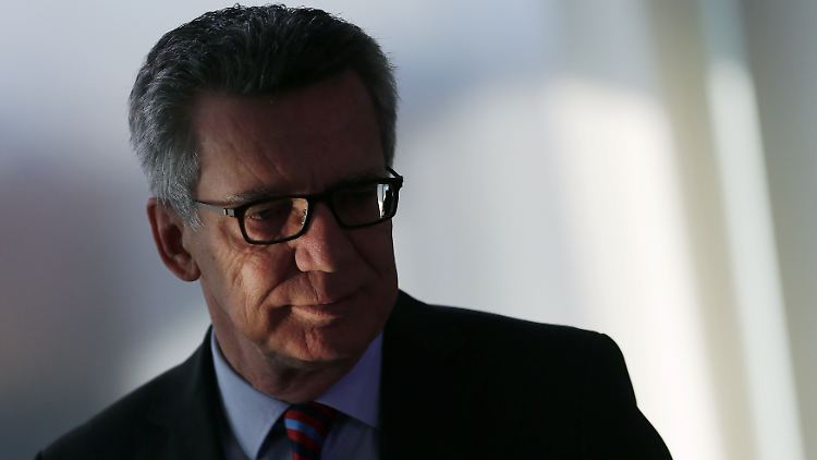 "Weniger als ein Zehntel": De Maiziere sieht eine Entspannung bei der Zahl der Flüchtlinge.