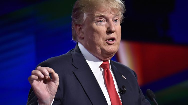 Donald Trump gibt sich präsidial - und lästert über Kanzlerin Angela Merkel. 