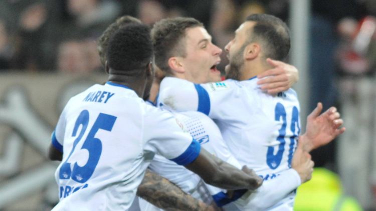 Die SCP-Spieler jubeln: Sie erringen drei wichtige Punkte im Kampf gegen den Abstieg.