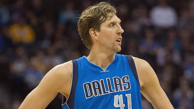 Nowitzki muss sich auf dem Court so einiges anhören.
