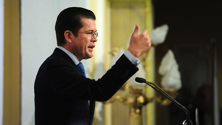 Die Junge Union erhebt Guttenberg zur "Überlebensstrategie" für die Union.