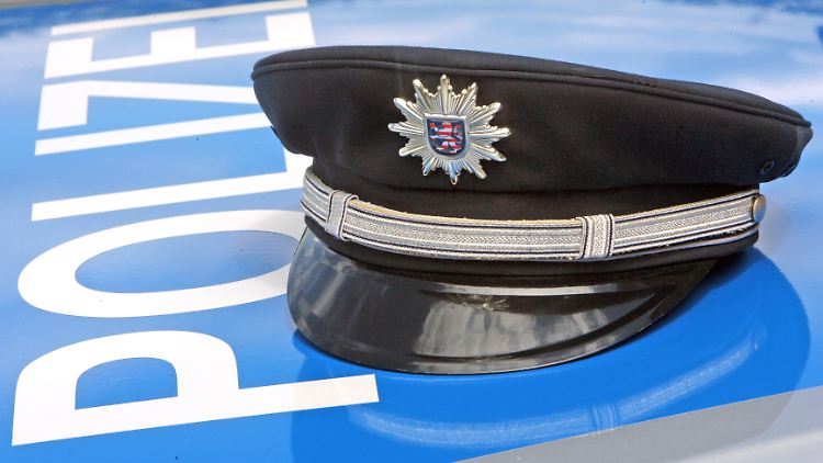Die Polizei in Thüringen prüft einen fremdenfeindlichen Hintergrund.