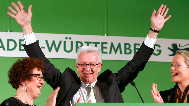 Kretschmann jubelt - aber ob er Ministerpräsident bleiben kann, ist noch nicht sicher.