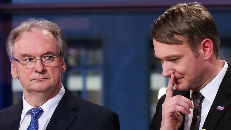 Ministerpräsident Reiner Haseloff von der CDU und AfD-Spitzenkandidat André Poggenburg, der voraussichtlich neue Oppositionsführer in Sachsen-Anhalt.