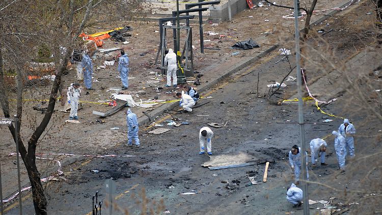 Die Autobombe war an einer Bushaltestelle explodiert.