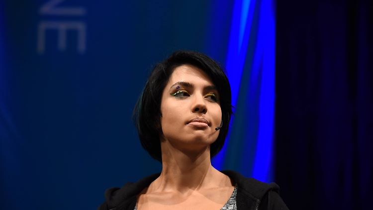 Nadja Tolokonnikowa: "Auch wenn du weißt, dass deine Frage nicht beantwortet wird, stelle sie."