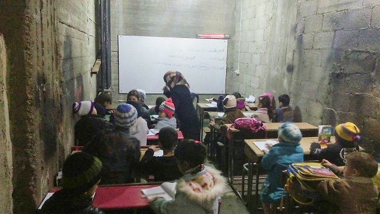 Eine Schule in einem Keller in Syrien.