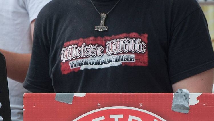 Die "Terrorcrew" entstand als Fangruppe der Skinheadband "Weisse Wölfe".