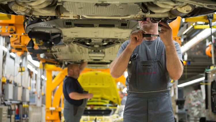 Montage im Porsche-Stammwerk in Stuttgart-Zuffenhausen.