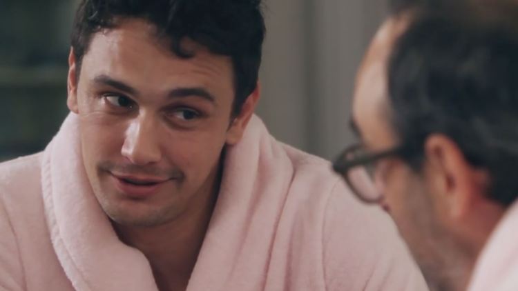 Bist Du ein Versager, wenn James Franco für Dich den rosa Bademantel anzieht? Wenn Du Gary Shteyngart heißt, schon. 
