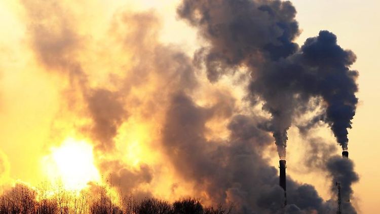Rauchende Schornsteine: Ein Großteil des chinesischen Energiebedarfs wird durch Kohlekraftwerke gedeckt. 