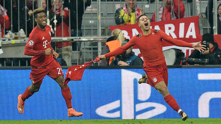 Späte Joker-Helden: Thiago brachte den FC Bayern in der Verlängerung mit dem 3:2 auf Viertelfinalkurs, kurz danach beseitigte Coman mit dem 4:2-Endstand alle Zweifel. Beide waren erst eingewechselt worden.