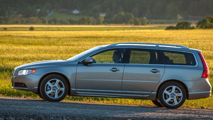Das kantige Design macht den V70 seit Generationen aus. Bei den neueren Modellen werden die Kanten abgerundet.