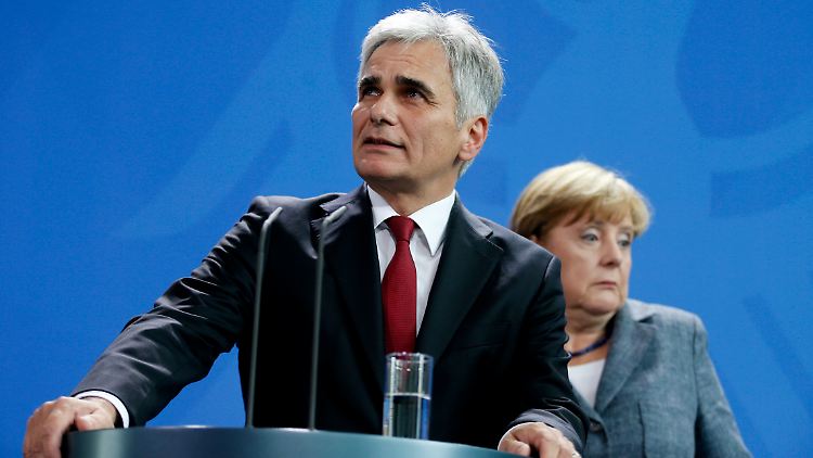 Österreichs Kanzler Faymann fordert von Merkel einen Kurswechsel.