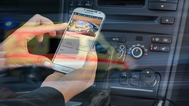 Mit dem von Autoversicherern angebotenem E-Call soll der Verkehr noch sicherer werden.