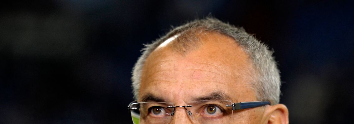 Felix Magath gibt sich vor dem Spiel selbstbewusster, als es das Spieler seiner Mannschaft erwarten lässt.