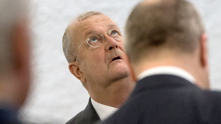 Der ehemalige Vorstandsvorsitzende der Porsche Automobil Holding SE, Wendelin Wiedeking, vor Gericht.