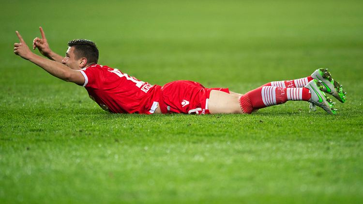 Schaut auf mich: Damir Kreilach bejubelt seinen Treffer für Union Berlin.