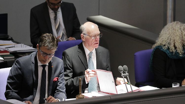 Bundestagspräsident Lammert empfindet die strafrechtliche Immunität von Bundestagsabgeordneten teilweise als Belastung.