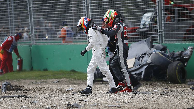 Alonso muss einen großen Schutzengel gehabt haben. Der Spanier führte seinen Auffahrunfall darauf zurück, vermutlich den richtigen Bremspunkt verpasst zu haben.