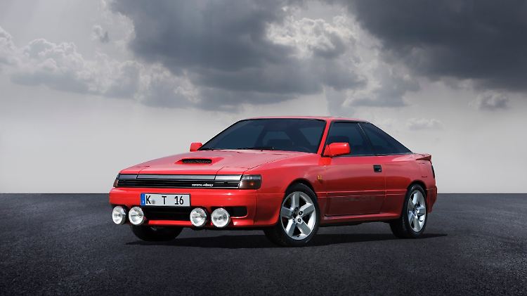 Die erste Frontantriebs-Generation der Celica fuhr zum Modelljahr 1987 auf Wunsch mit Turbotechnik, Zentraldifferential und Allradantrieb vor.