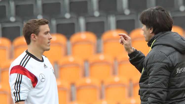 Klare Botschaft von Bundestrainer Joachim Löw an Max Kruse: Du bist erstmal raus.