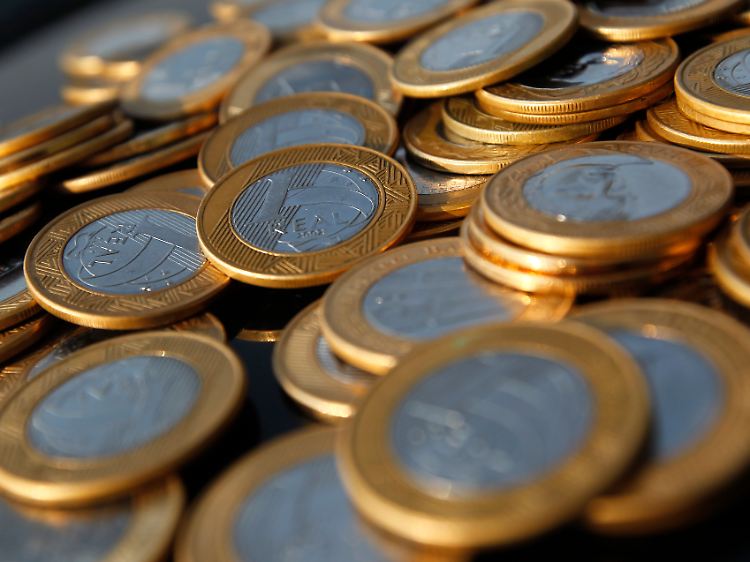 Wenn die Fed Geld pumpt, hilft das den Brasilianern gar nicht: Für Europäer wirken Real-Münzen dennoch sehr vertraut.
