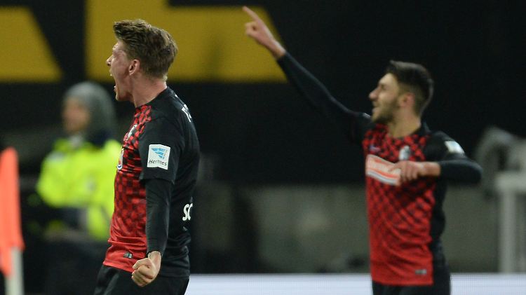 Torschütze Maik Frantz (l.) und Vincenzo Grifo geben den Kurs von Freiburg vor: zurück nach oben ins Fußball-Oberhaus.